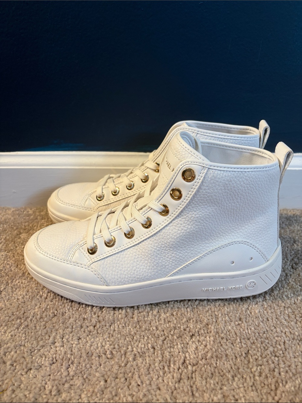 Michael Kors Shea White Leather High Top Sneakers Gold Hardware Size 6 - Picture 2 of 7